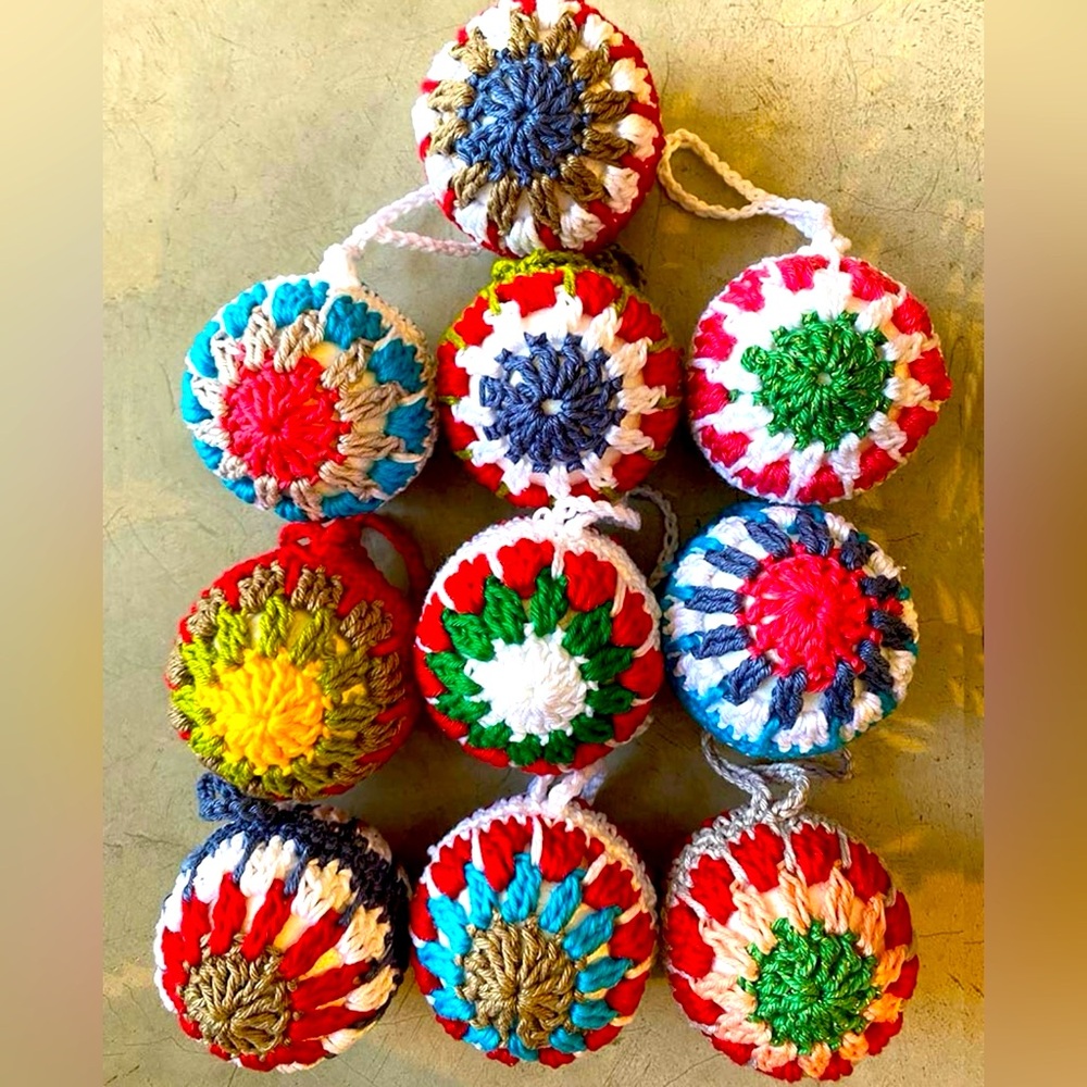 Set of 06 Christmas balls , crochet Christmas baubles